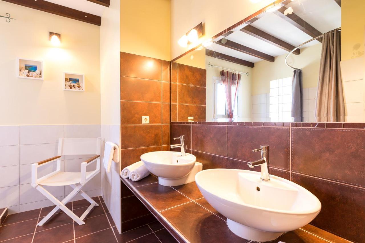 Villa St Nicholas House With Private Heated Pool ดัสเซีย ภายนอก รูปภาพ